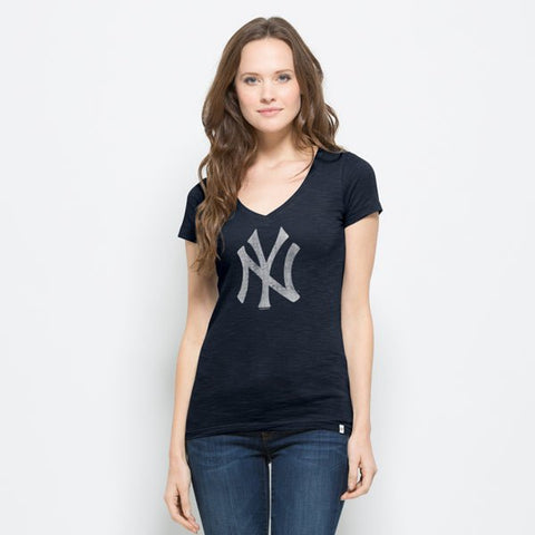 New York Yankees 47 Brand Damen-T-Shirt mit V-Ausschnitt, Marineblau, Scrum, klassisch – sportlich