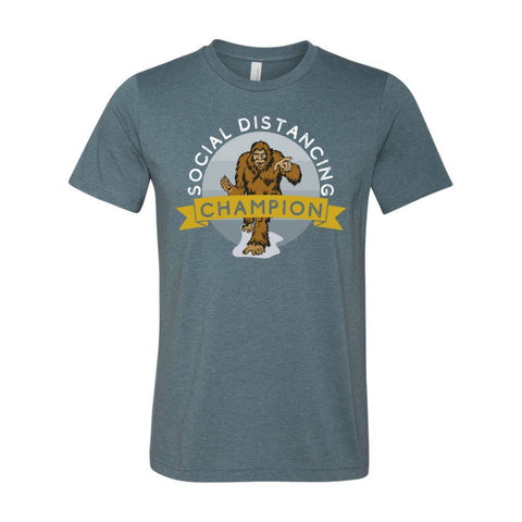 Social-Distancing-Champion Bigfoot-Sasquatch-T-Shirt – Heather Slate – sportlich