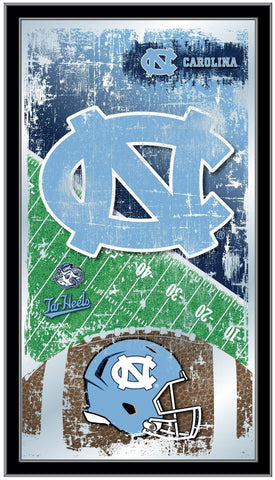 Shoppen Sie North Carolina Tar Heels HBS Wandspiegel aus Glas zum Aufhängen mit Fußballrahmen (66 x 38 cm) – Sporting Up