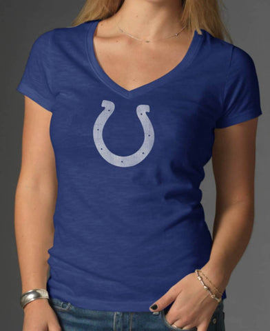 Shoppen Sie das Indianapolis Colts 47 Brand Damen-Bleacher-Blau-Scrum-T-Shirt mit V-Ausschnitt – sportlich