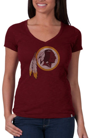 Shoppen Sie das rote Scrum-T-Shirt der Marke Washington Redskins 47 für Damen mit V-Ausschnitt – sportlich
