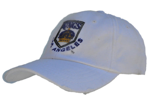 Gorra de sombrero flexfit vintage desgastada en blanco sucio de la marca retro de los angeles kings - luciendo deportivo