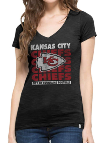 Kansas City Chiefs 47 Brand camiseta negra con cuello en V "City of Fountains" para mujer - Sporting Up