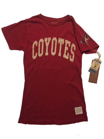 Achetez le t-shirt à manches courtes rouge vintage pour femmes de la marque rétro des Coyotes de l'Arizona - Sporting Up