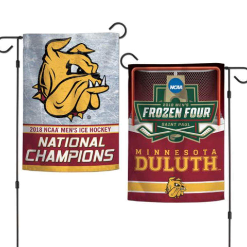Minnesota duluth bulldogs 2018 ncaa hockey frozen four campeones bandera del jardín - luciendo