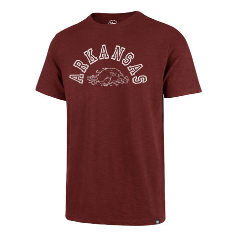 Kaufen Sie das Vintage-Scrum-T-Shirt „Landmark“ der Arkansas Razorbacks aus dem Jahr 1947 in Kardinalrot – sportlich